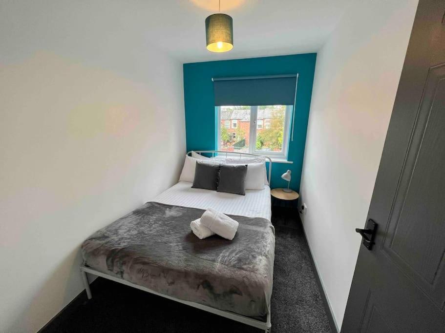 3 Bedroom House With Parking Manchester Exteriér fotografie