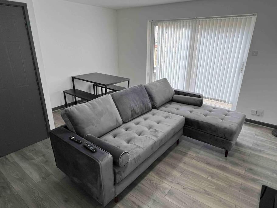 3 Bedroom House With Parking Manchester Exteriér fotografie